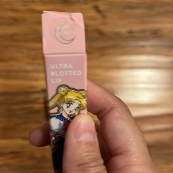 Sailor Moon x Colourpop - Picture 5 of 10